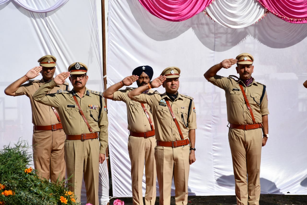 नैनीताल_पुलिस स्मृति दिवस” के अवसर पर पुलिस ने दी अमर वीर जवानों को विनम्र श्रद्धांजलि