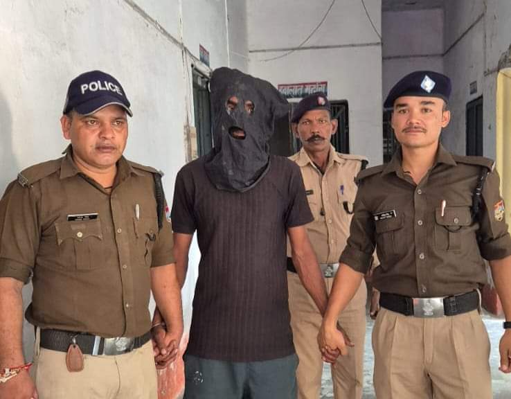 अब नशे के कारोबार में महिलाओं की एंट्री, कोतवाली पुलिस ने गांजे सहित किया गिरफ्ता