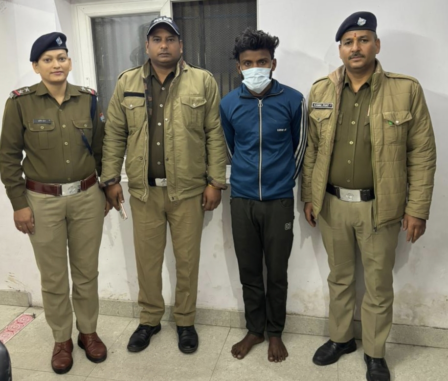 बनभूलपुरा पुलिस ने लंबे समय से फरार चल रहे वांछित अभियुक्त को दिल्ली से किया गिरफ्तार