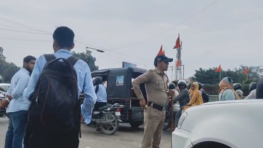 रुद्रपुर इन्द्रा चौक पर दर्दनाक सड़क हादसा, डंपर की टक्कर से बाइक सवार की मौके पर मौत, एक गंभीर