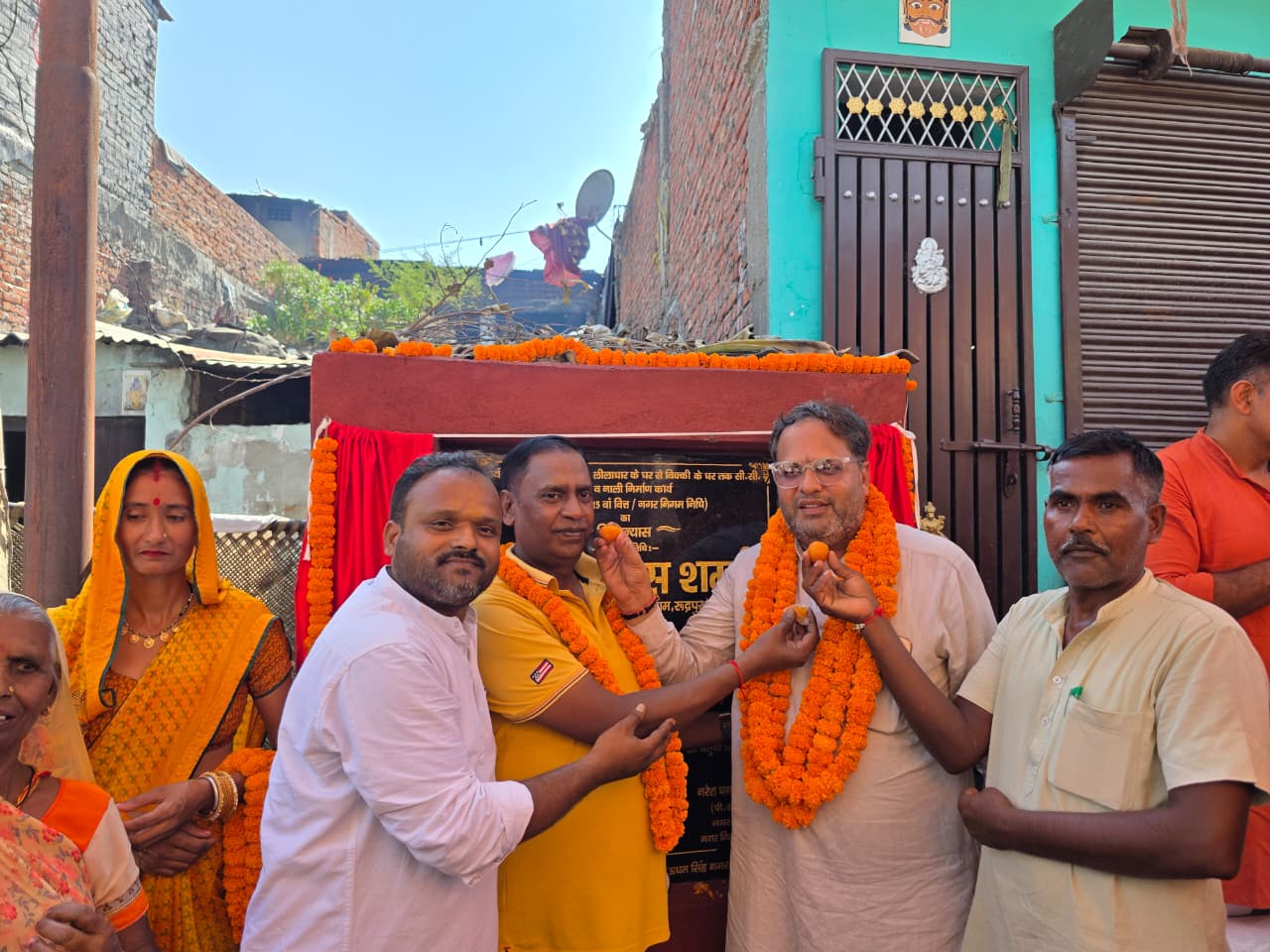 रुद्रपुर_फूल-मालाओं से हुआ स्वागत, महापौर विकास शर्मा ने दिया रम्पुरा को विकास का तोहफ़ा