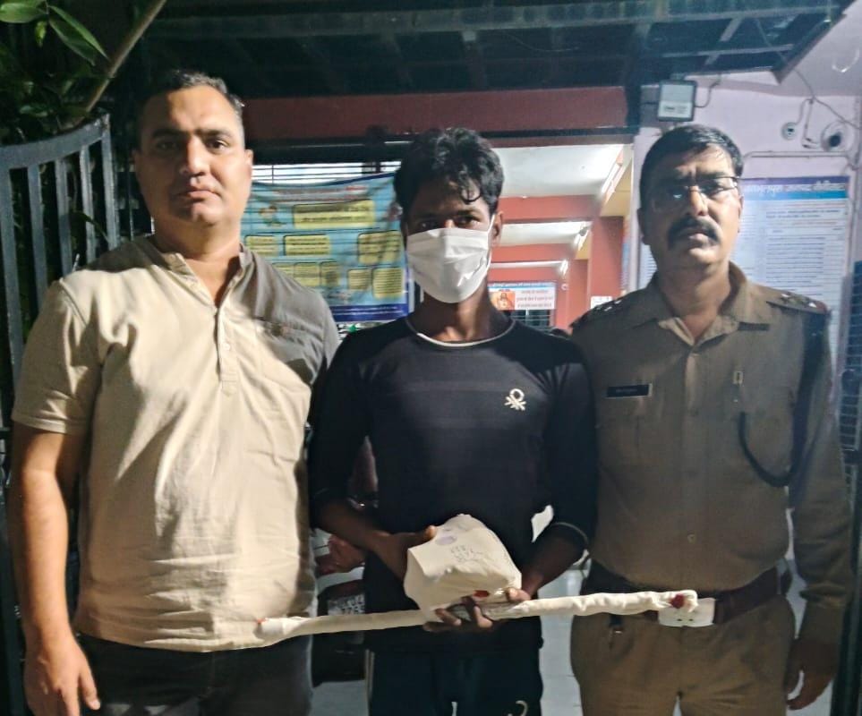 हल्द्वानी_वनभूलपुरा पुलिस ने शातिर चोर को माल समेत दबोचा,24 घंटे में चोरी का खुलासा