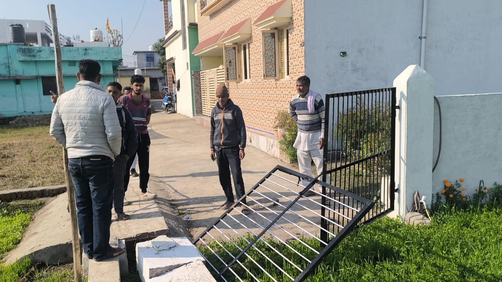 हल्दूचौड में हाथी ने मचाया तांडव “घर की दीवार तोड़ी और फसलों को किया नष्ट” किसानों ने लगाई हाथियों से निजात दिलाने की गुहार