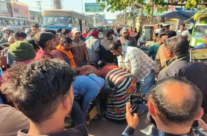 खटीमा में चाकूबाजी की घटना के बाद तनाव, युवक की मौत; पुलिस बल तैनात, जांच जारी