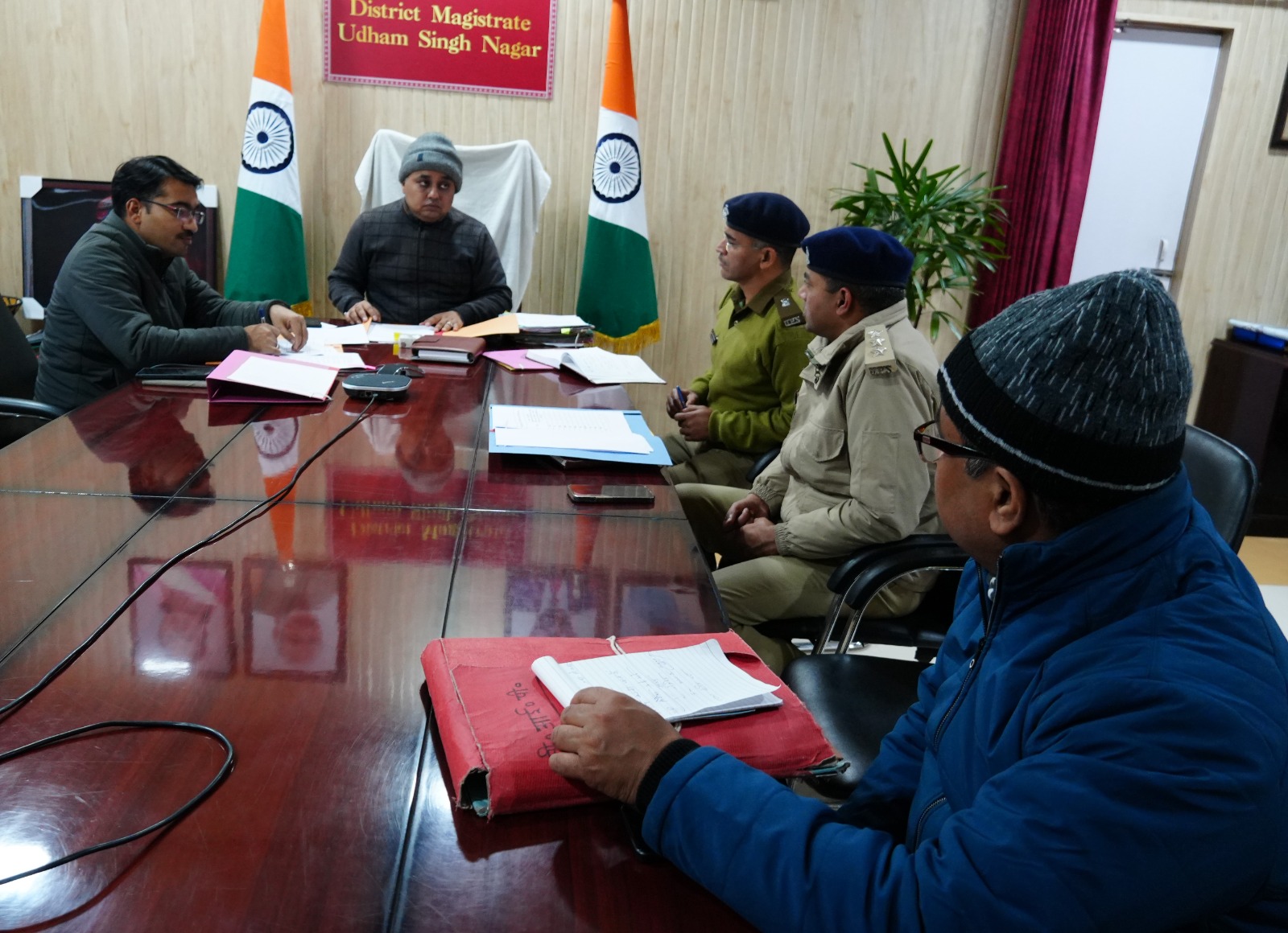 दो से अधिक शस्त्र रखने वालों पर सख्ती, एक सप्ताह में शस्त्र जमा कराने के निर्देश