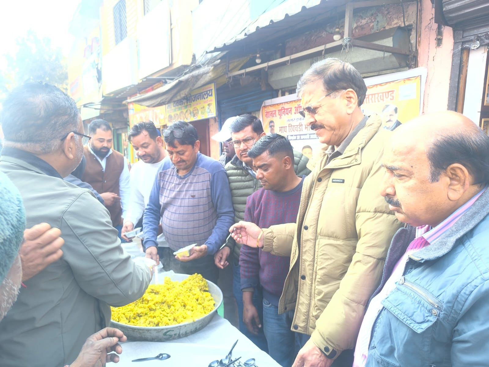 पीपलेश्वर मंदिर में माघी खिचड़ी भोग से गूंजा श्रद्धा का स्वर, एनयूजेआई लालकुआं का आयोजन बना आस्था का केंद्र