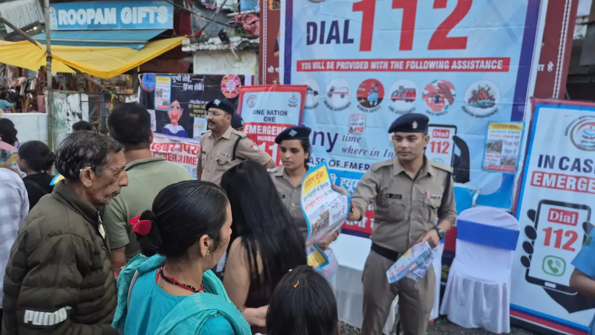 नंदा देवी महोत्सव में नैनीताल पुलिस की नई पहल, साइबर सुरक्षा से लेकर महिला सुरक्षा तक किया जागरूक