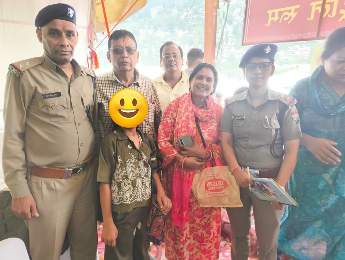 नंदा-सुनंदा महोत्सव में नैनीताल पुलिस की मानवीय पहल, 10 वर्षीय बच्ची को परिजनों से मिलाया